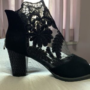 Lacy Sheer Heels 🖤
